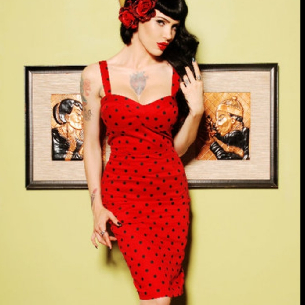 Deadly Dames polkadot pinup wiggle bombshell dress